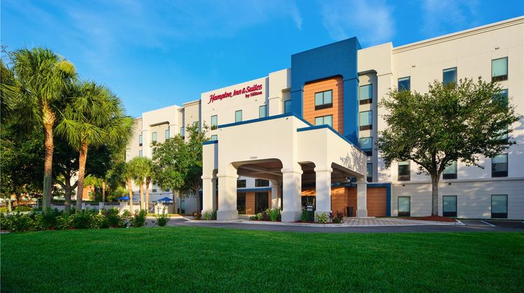 Hampton Inn & Suites Jacksonville South Exterior