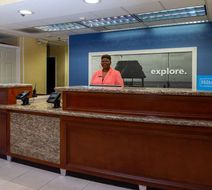 Hampton Inn & Suites Deerwood Park Lobby