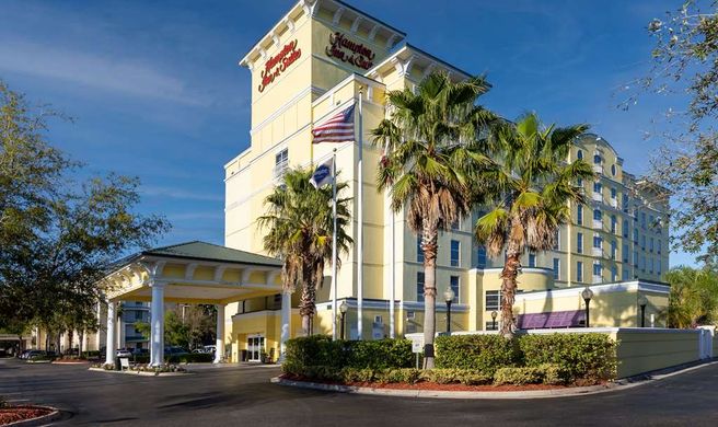 Hampton Inn & Suites Deerwood Park Exterior