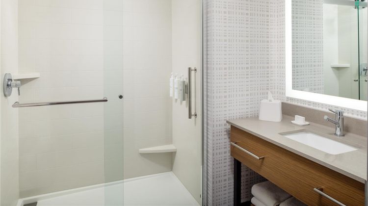 Hampton Inn & Suites Deerwood Park Room