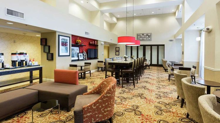 Hampton Inn & Suites Jacksonville Arpt Lobby