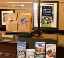 Hampton Inn & Suites Jacksonville Arpt Lobby
