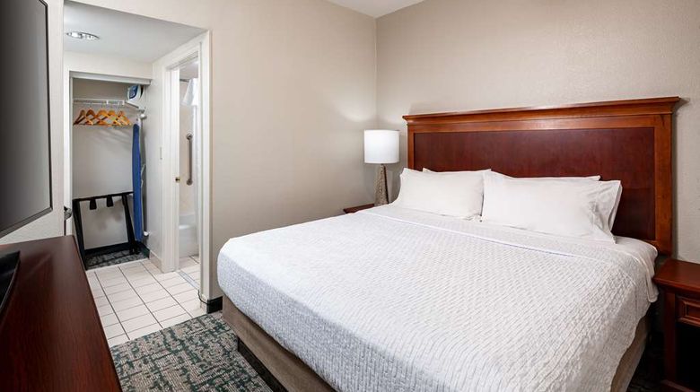 <b>Homewood Suites by Hilton Jacksonville-S Room</b>. Images powered by <a href="https://iceportal.shijigroup.com/" title="IcePortal" target="_blank">IcePortal</a>.
