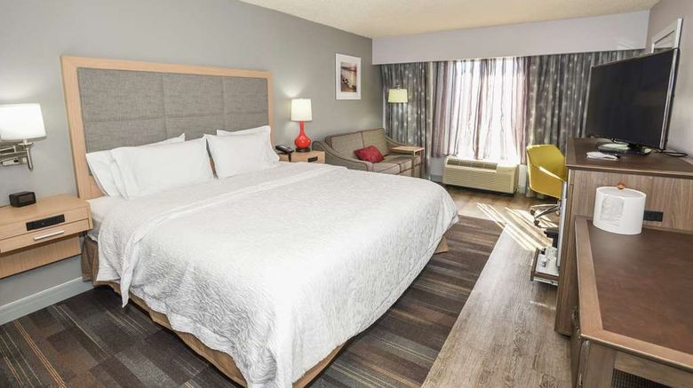 <b>Hampton Inn Jacksonville E Regency Sq Room</b>. Images powered by <a href="https://iceportal.shijigroup.com/" title="IcePortal" target="_blank">IcePortal</a>.