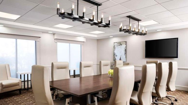 <b>Homewood Suites by Hilton Carle Place Meeting</b>. Images powered by <a href="https://iceportal.shijigroup.com/" title="IcePortal" target="_blank">IcePortal</a>.