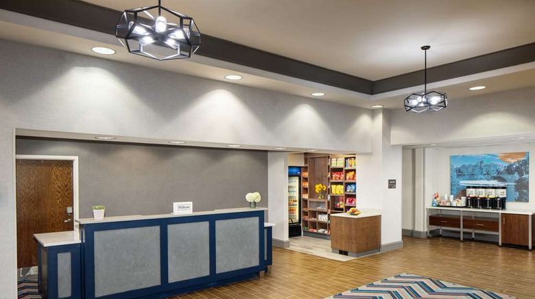 <b>Hampton Inn Garden City Lobby</b>. Images powered by <a href="https://iceportal.shijigroup.com/" title="IcePortal" target="_blank">IcePortal</a>.