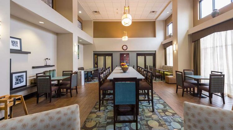Hampton Inn and Suites Jamestown Lobby