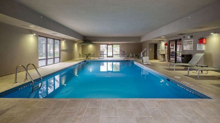 Hampton Inn Janesville Pool