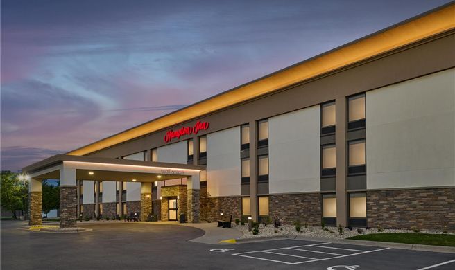 Hampton Inn Janesville Exterior