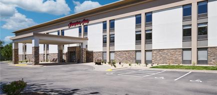 Hampton Inn Janesville Exterior