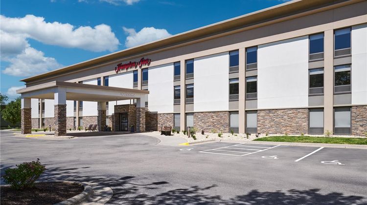 Hampton Inn Janesville Exterior