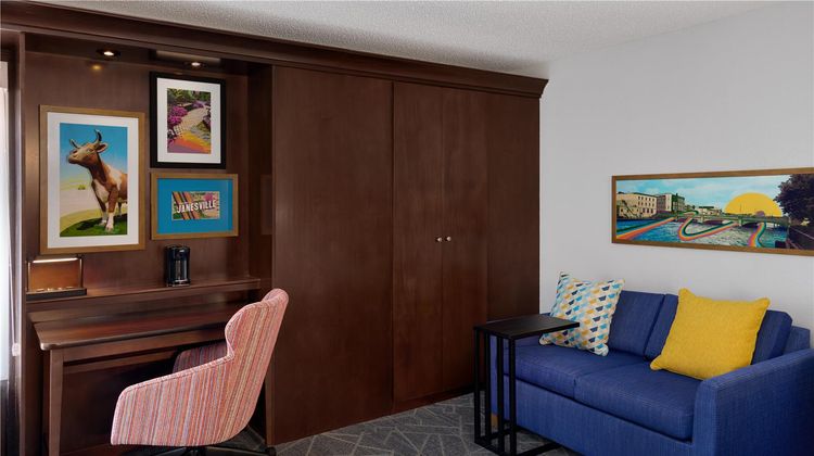 Hampton Inn Janesville Room