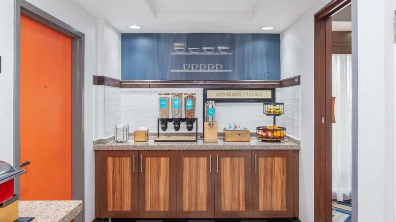<b>Hampton Inn Joliet I-55 Restaurant</b>. Images powered by <a href="https://iceportal.shijigroup.com/" title="IcePortal" target="_blank">IcePortal</a>.