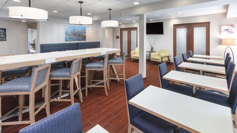 <b>Hampton Inn Joliet I-55 Restaurant</b>. Images powered by <a href="https://iceportal.shijigroup.com/" title="IcePortal" target="_blank">IcePortal</a>.