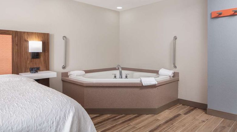 <b>Hampton Inn Joliet I-55 Room</b>. Images powered by <a href="https://iceportal.shijigroup.com/" title="IcePortal" target="_blank">IcePortal</a>.