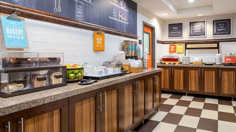 <b>Hampton Inn Joliet I-80 Restaurant</b>. Images powered by <a href="https://iceportal.shijigroup.com/" title="IcePortal" target="_blank">IcePortal</a>.
