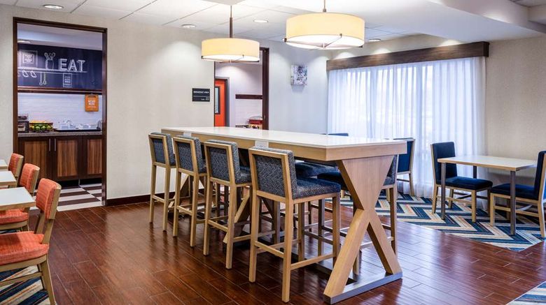 <b>Hampton Inn Joliet I-80 Restaurant</b>. Images powered by <a href="https://iceportal.shijigroup.com/" title="IcePortal" target="_blank">IcePortal</a>.