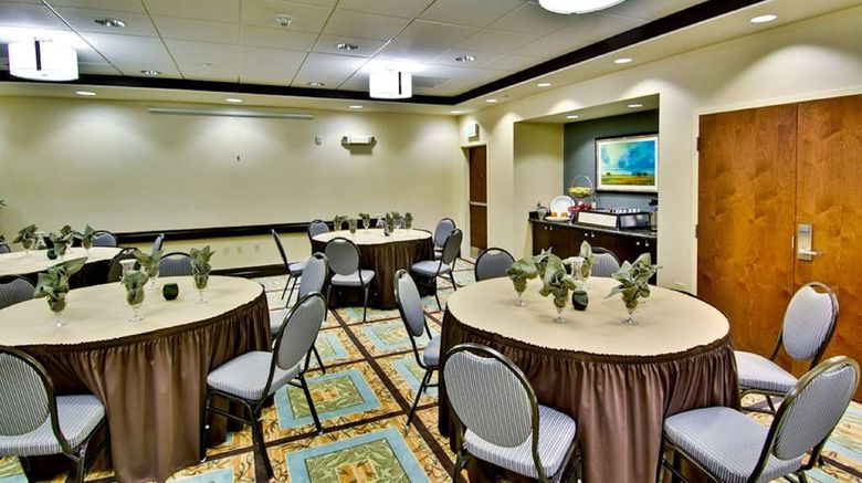 <b>Hampton Inn & Suites Moreno Valley Meeting</b>. Images powered by <a href="https://iceportal.shijigroup.com/" title="IcePortal" target="_blank">IcePortal</a>.