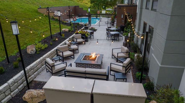 Hampton Inn Johnstown Pool
