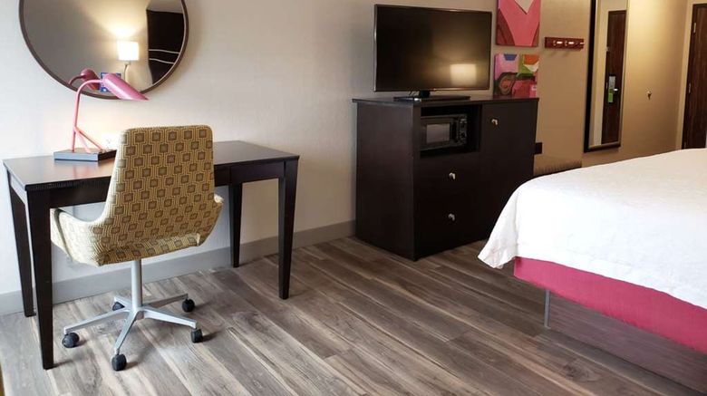 <b>Hampton Inn Johnstown Room</b>. Images powered by <a href="https://iceportal.shijigroup.com/" title="IcePortal" target="_blank">IcePortal</a>.
