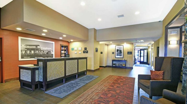 <b>Hampton Inn Beloit Lobby</b>. Images powered by <a href="https://iceportal.shijigroup.com/" title="IcePortal" target="_blank">IcePortal</a>.