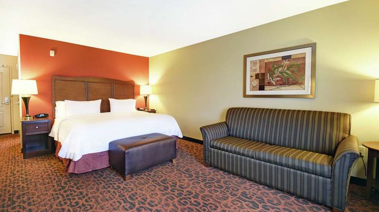 <b>Hampton Inn Beloit Room</b>. Images powered by <a href="https://iceportal.shijigroup.com/" title="IcePortal" target="_blank">IcePortal</a>.