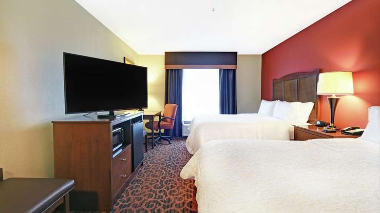 <b>Hampton Inn Beloit Room</b>. Images powered by <a href="https://iceportal.shijigroup.com/" title="IcePortal" target="_blank">IcePortal</a>.