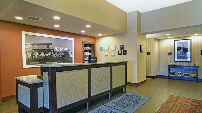 <b>Hampton Inn Beloit Lobby</b>. Images powered by <a href="https://iceportal.shijigroup.com/" title="IcePortal" target="_blank">IcePortal</a>.