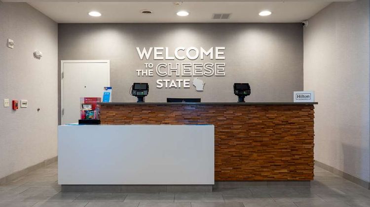 Hampton Inn Elkhorn Lobby