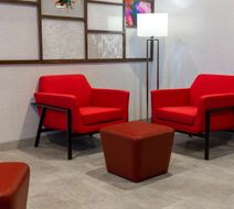 Hampton Inn Elkhorn Lobby