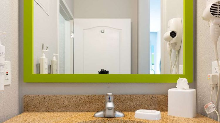 Hampton Inn Elkhorn Room