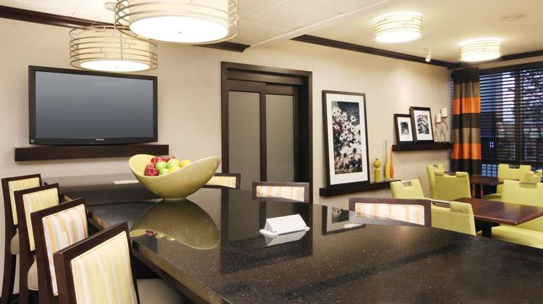 <b>Hampton Inn Overland Park Restaurant</b>. Images powered by <a href="https://iceportal.shijigroup.com/" title="IcePortal" target="_blank">IcePortal</a>.
