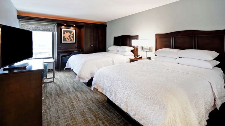 Hampton Inn Overland Park Room