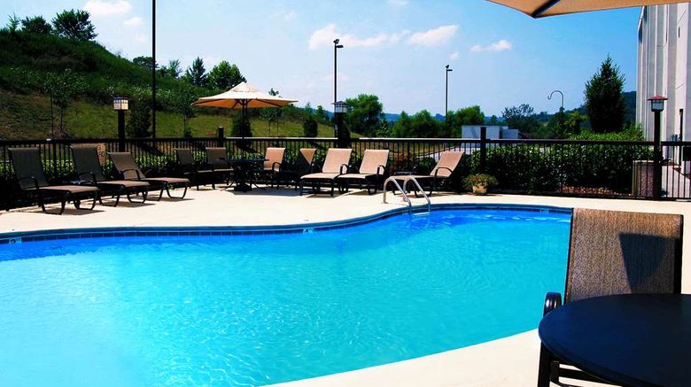 <b>Hampton Inn Kingsport Pool</b>. Images powered by <a href="https://iceportal.shijigroup.com/" title="IcePortal" target="_blank">IcePortal</a>.