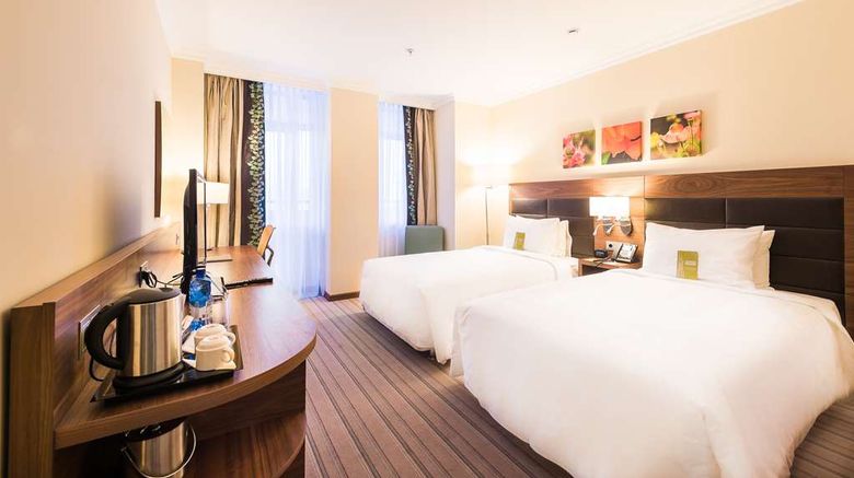 <b>Hilton Garden Inn Krasnoyarsk Room</b>. Images powered by <a href="https://iceportal.shijigroup.com/" title="IcePortal" target="_blank">IcePortal</a>.