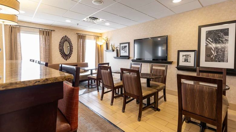 <b>Hampton Inn Kuttawa-Eddyville Lobby</b>. Images powered by <a href="https://iceportal.shijigroup.com/" title="IcePortal" target="_blank">IcePortal</a>.