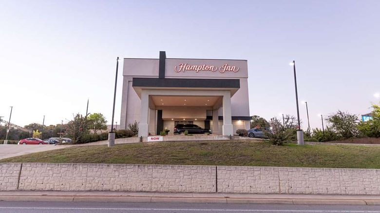 <b>Hampton Inn Kerrville Exterior</b>. Images powered by <a href="https://iceportal.shijigroup.com/" title="IcePortal" target="_blank">IcePortal</a>.