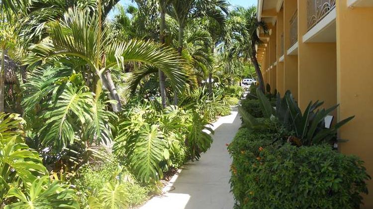 Hampton Inn Key Largo Exterior