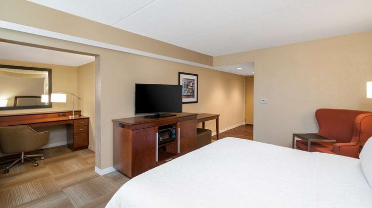 Hampton Inn Lafayette Room