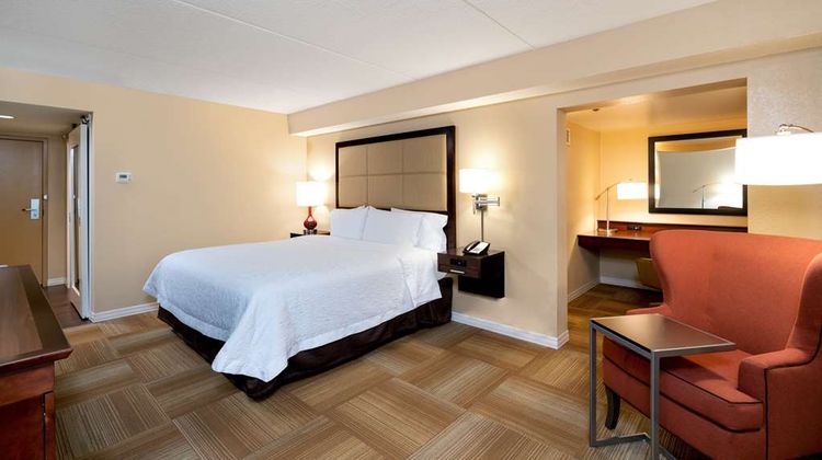 Hampton Inn Lafayette Room
