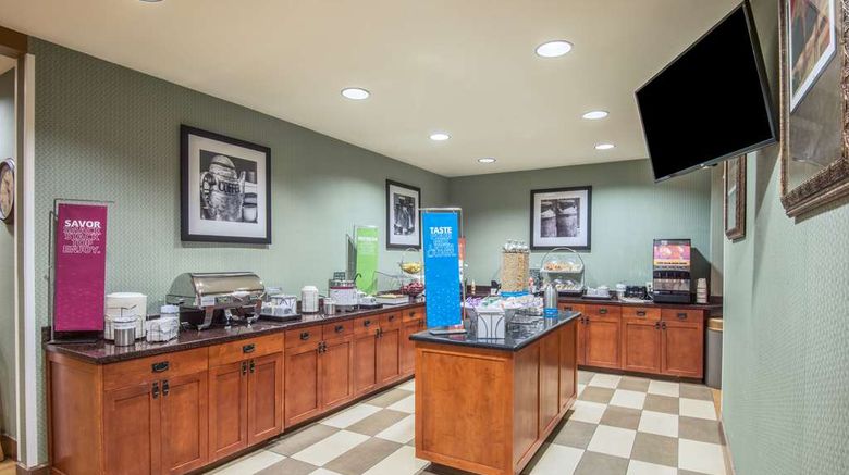 <b>Hampton Inn & Suites Los Alamos Restaurant</b>. Images powered by <a href="https://iceportal.shijigroup.com/" title="IcePortal" target="_blank">IcePortal</a>.