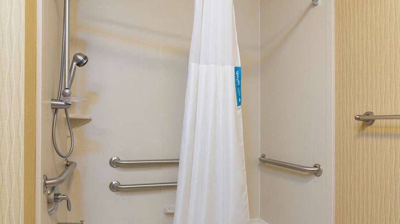 <b>Hampton Inn East Lansing Room</b>. Images powered by <a href="https://iceportal.shijigroup.com/" title="IcePortal" target="_blank">IcePortal</a>.