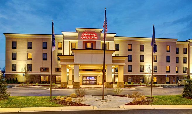 Hampton Inn & Suites Lansing/West, MI Exterior