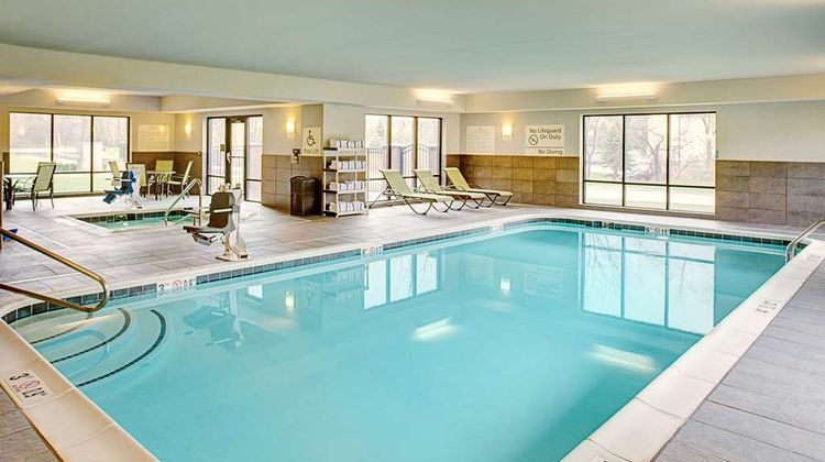Hampton Inn & Suites Lansing/West, MI Pool