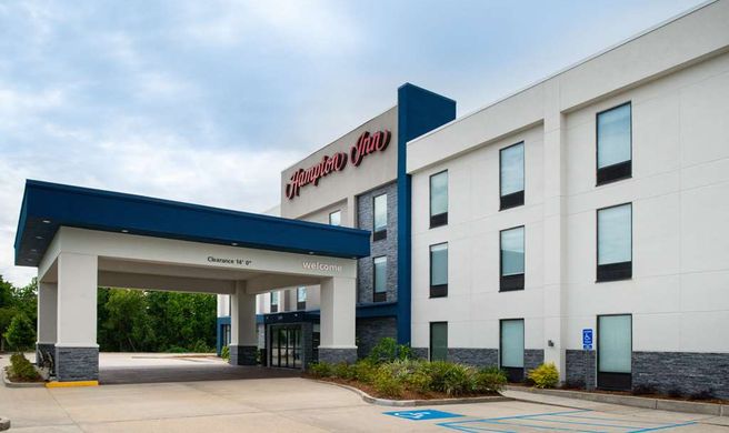 Hampton Inn LaPlace Exterior