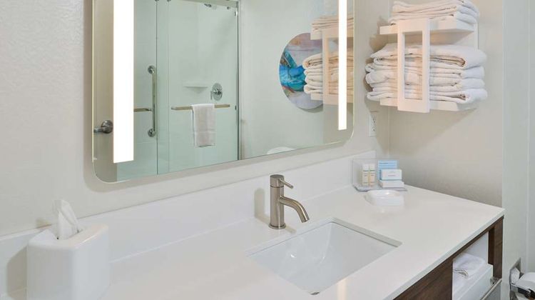 Hampton Inn & Suites Las Vegas Airport Room