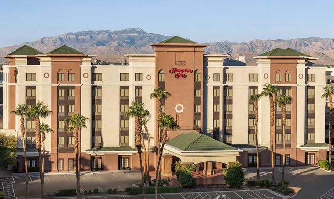 Hampton Inn Tropicana Exterior