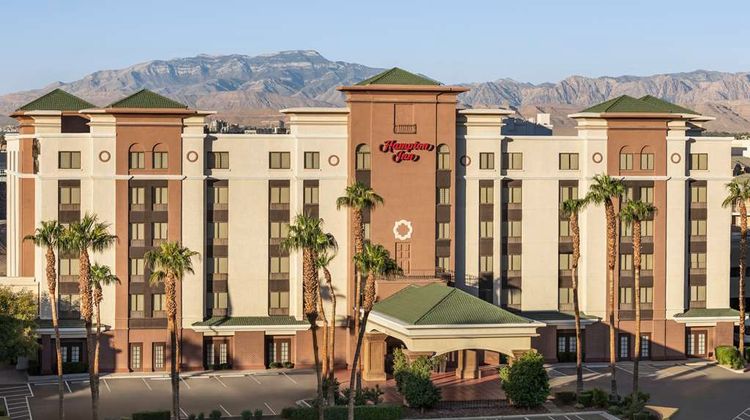 Hampton Inn Tropicana Exterior
