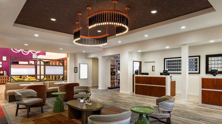 Hampton Inn Tropicana Lobby