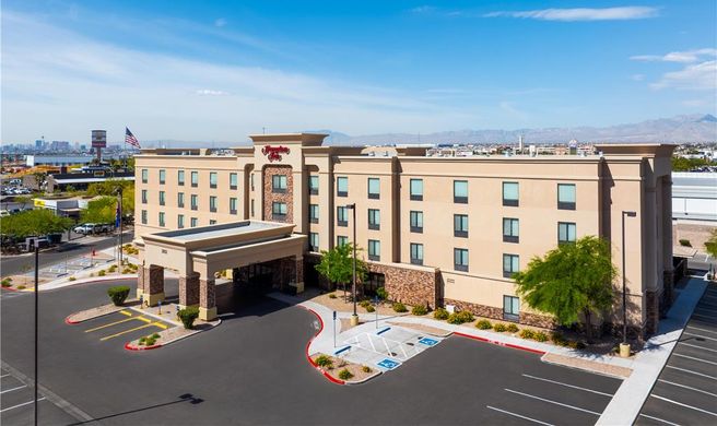 Hampton Inn Las Vegas/North Speedway Exterior